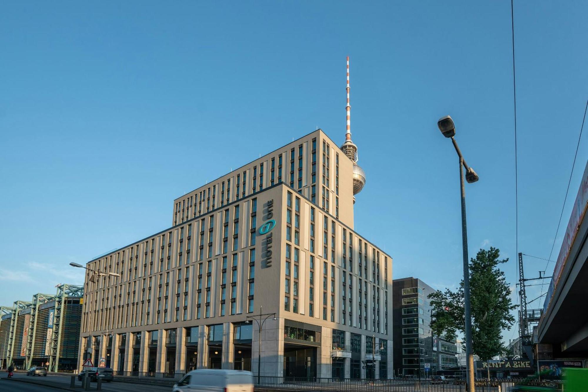 Motel One Berlin-Alexanderplatz — Photos 1